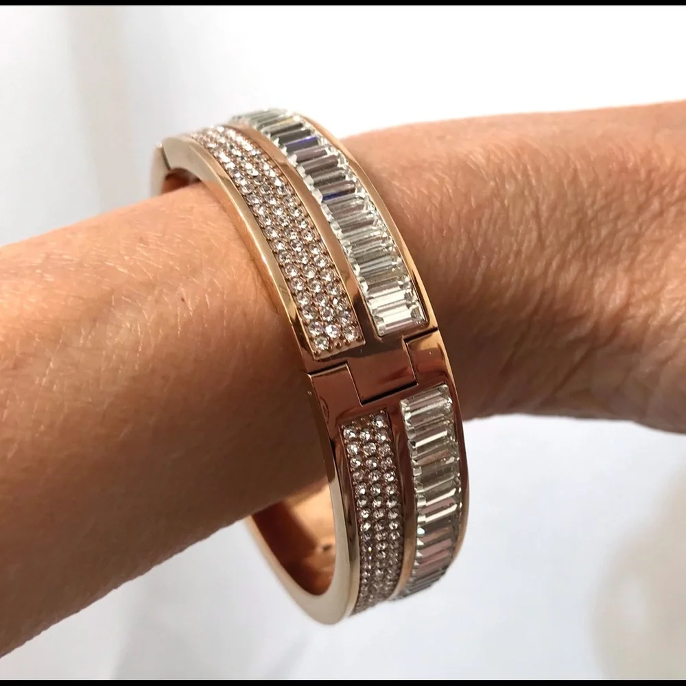 💎HTF💎HENRI BENDEL Double Row Swarovski Bangle - Picture 5 of 10